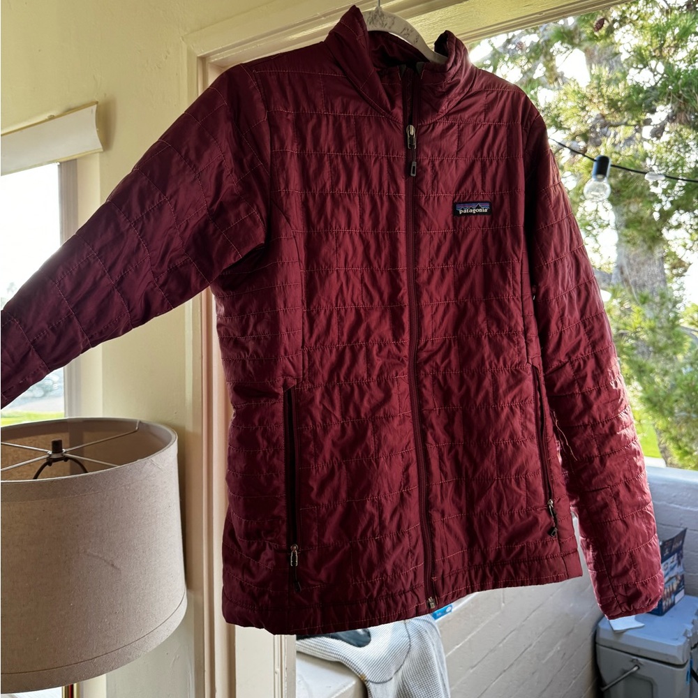 Patagonia women’s nano puff jacket!